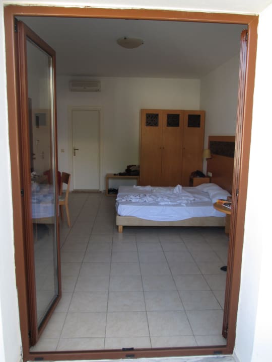 Großes geräumiges und neues Zimmer Maritimo Beach Hotel