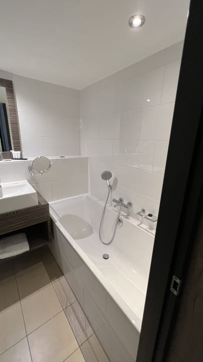 Zimmer Carlton Beach Hotel