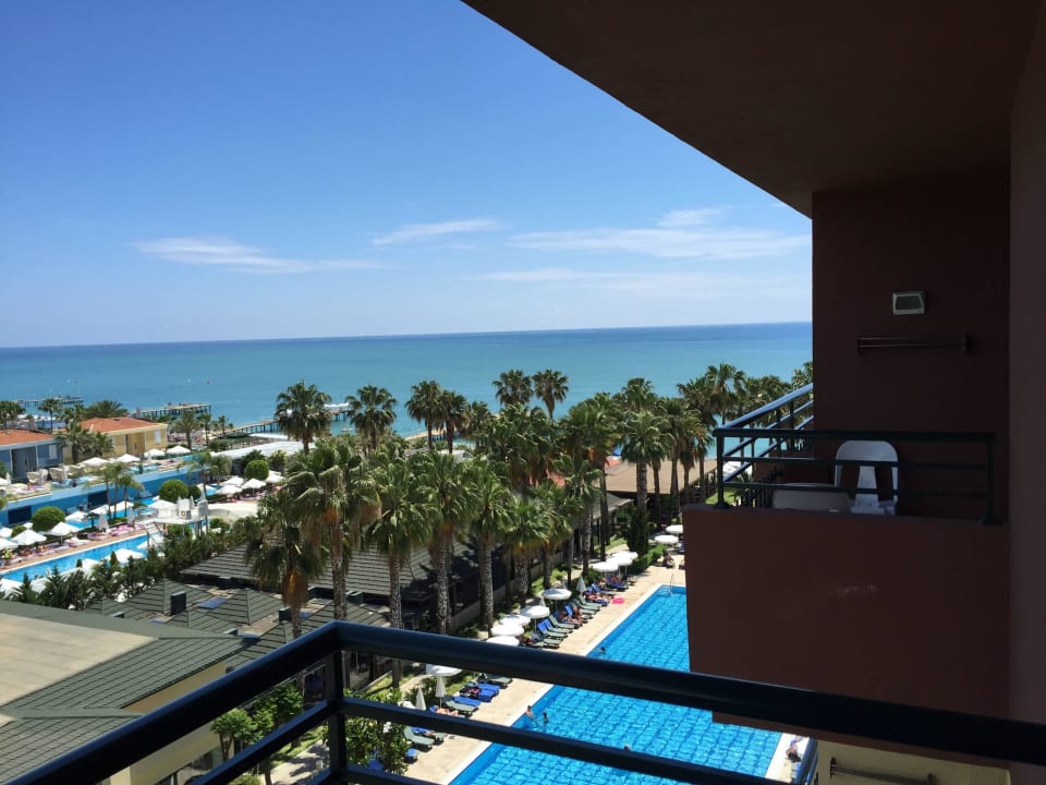 Seitlicher Meerblick  Hotel Meryan