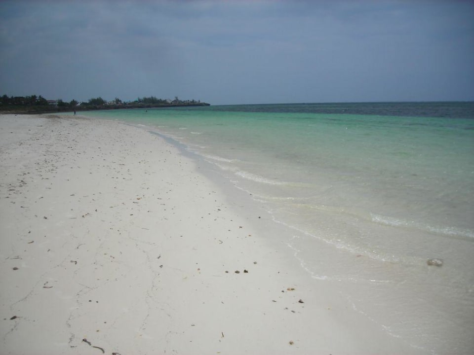 Endloser Strand Bahari Beach Hotel