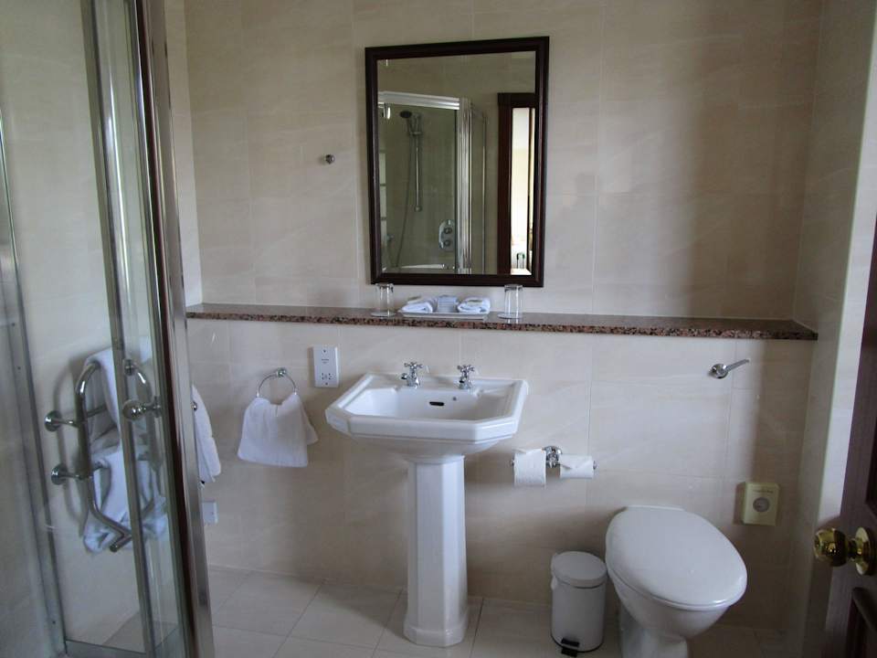 Grosses Bad Macdonald Drumossie Hotel