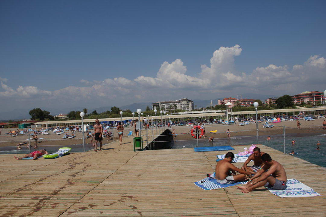 Vom Steg aus Blick aufs Hotel Sunis Elita Beach Resort & Spa