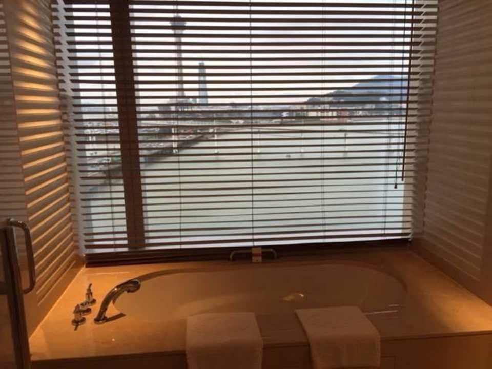 Bad mit Ausblick Hotel Mandarin Oriental Macau