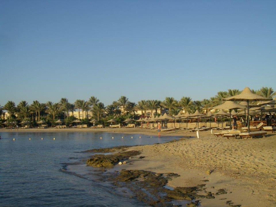 Blick in Bucht vom Ende der Anlage Brayka Bay Resort