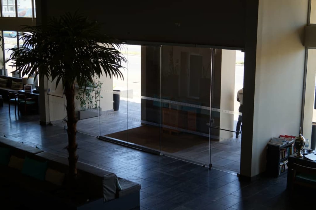 Wejście do hotelu Oasis Salinas Sea