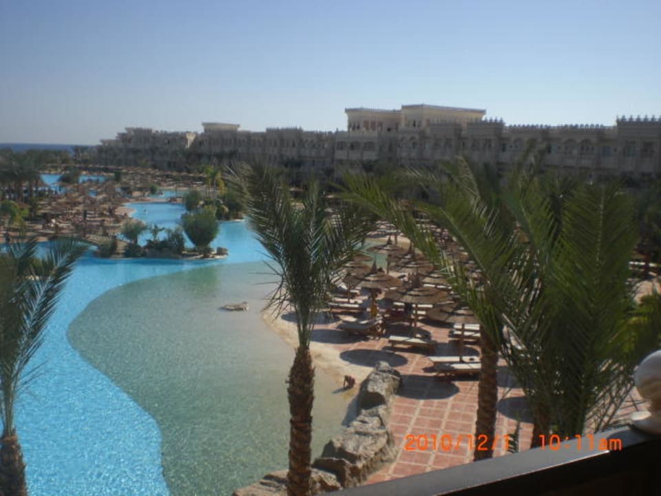 Aussicht von der Abendterrasse zur Poolanlage  Pickalbatros Palace Resort