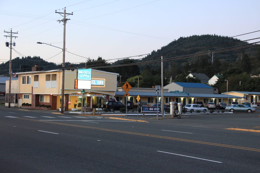 Motel vom Highway 101 gesehen Motel 101