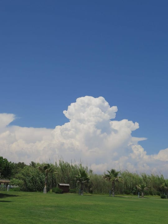 Wolken gab es auch mal Gloria Serenity Resort