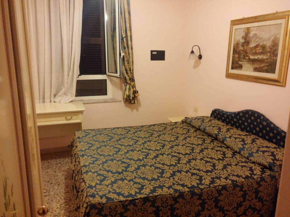 Kleines Hotelzimmer Hotel Philia