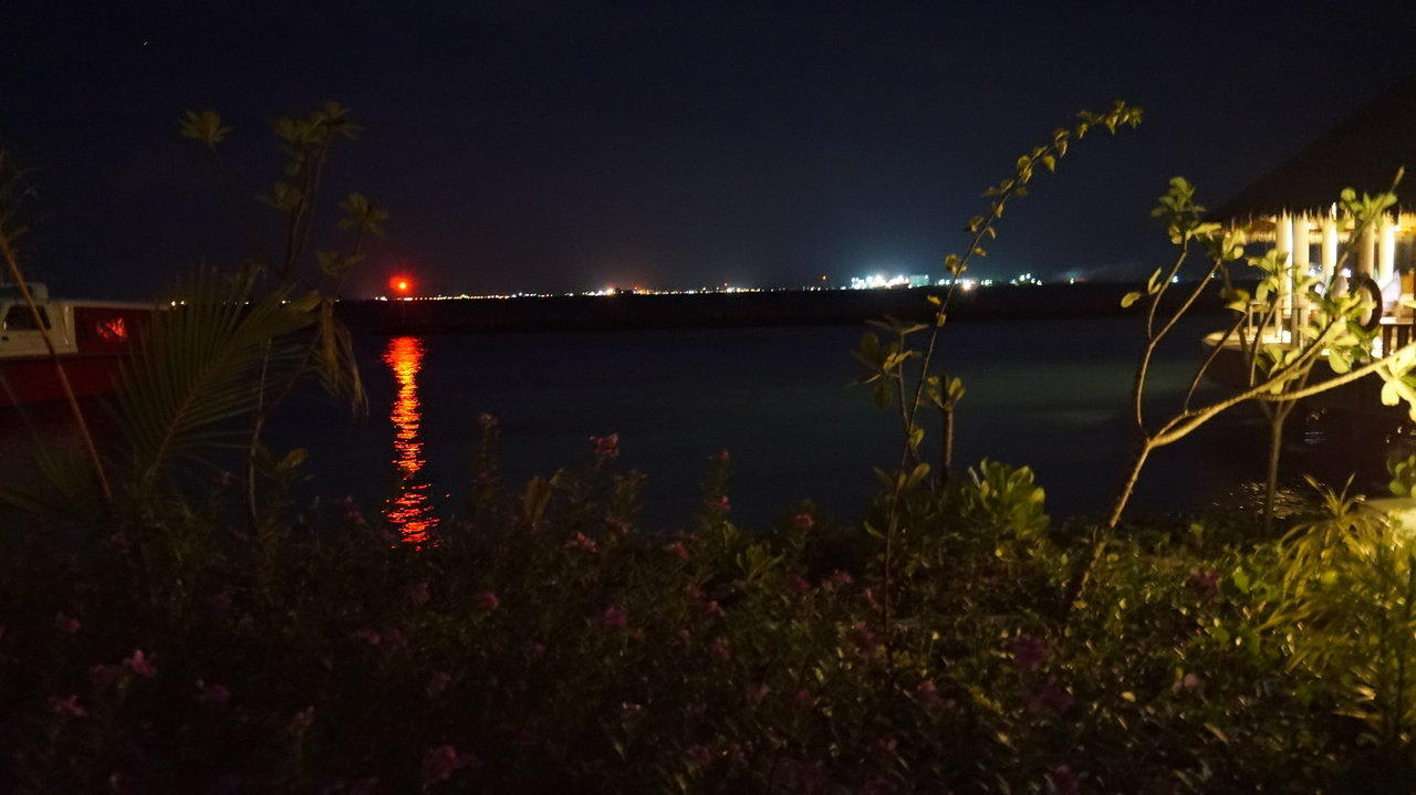 Die Nachbarinsel Centara Ras Fushi Resort & Spa Maldives