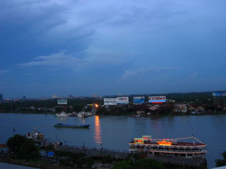 Ausblick von der Dachterrasse Hotel Majestic Saigon