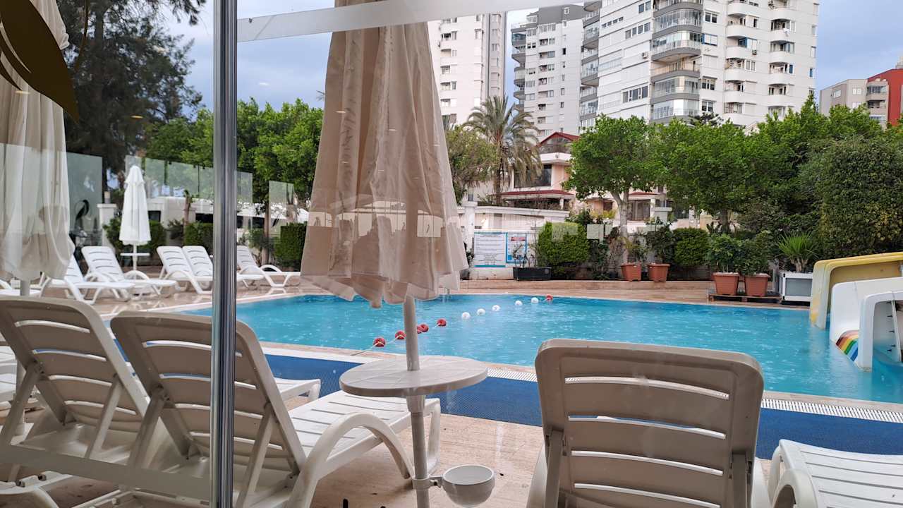 Außenansicht Falcon Hotel