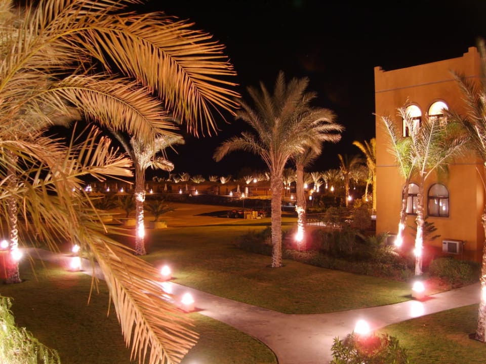 Отель ночью Stella Beach Resort & Spa Makadi Bay