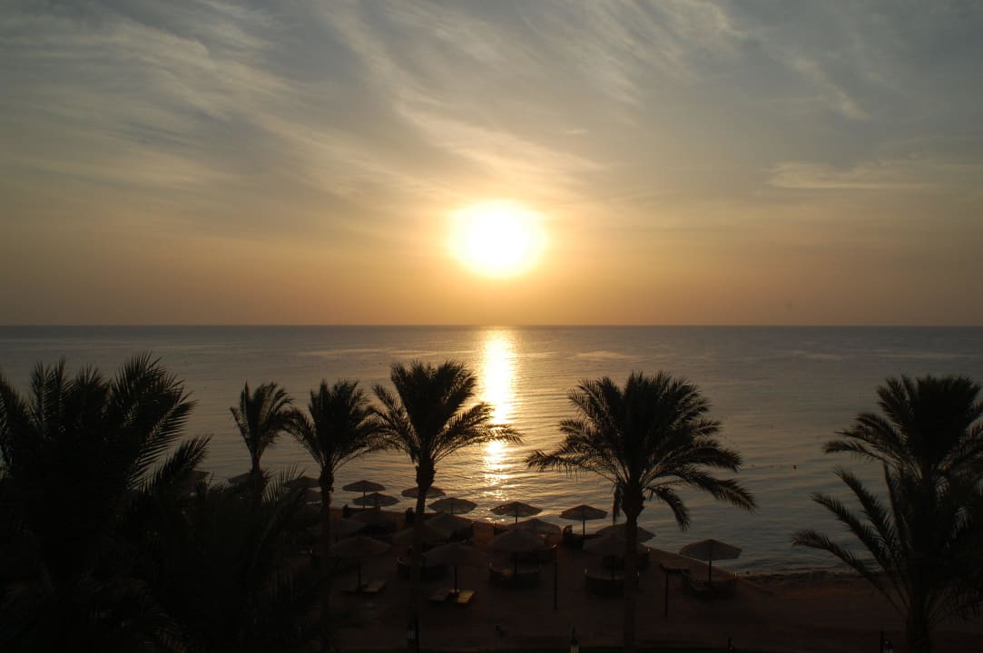 Sonnenaufgang am Strand vom Makadi Palace Makadi Palace