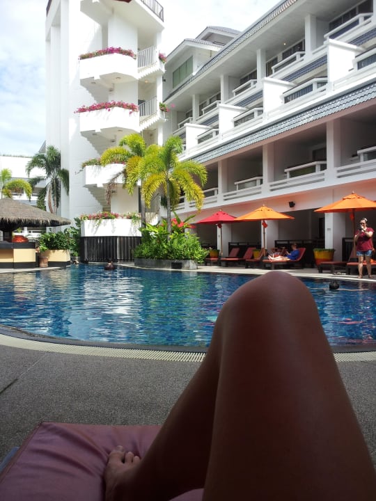Pool innen Swissotel Resort Phuket Patong Beach