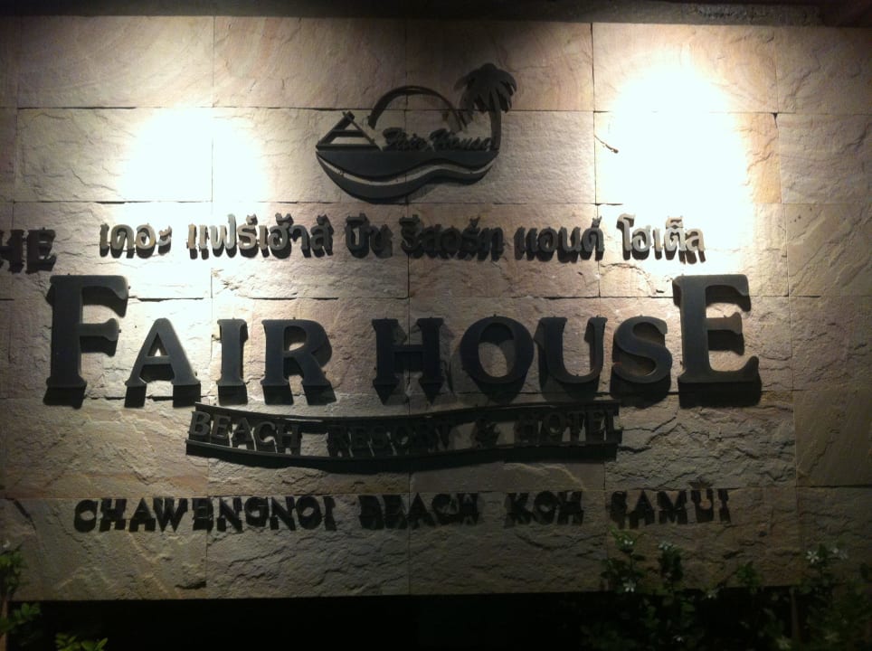 Eingang The Fair House Beach Resort