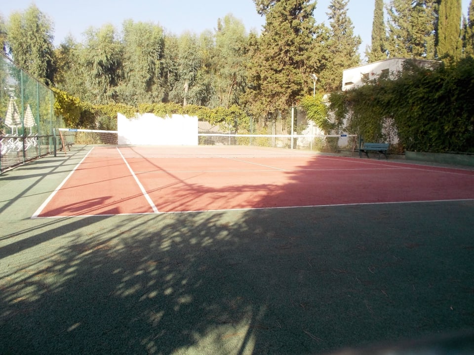 Hoteleigener Tennisplatz Top Hotel