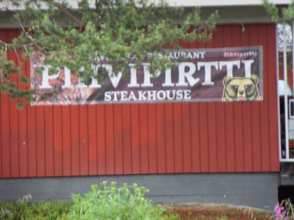 Hier gibt es Rentier,Elch und Bärensteak Hotel Hullu Poro