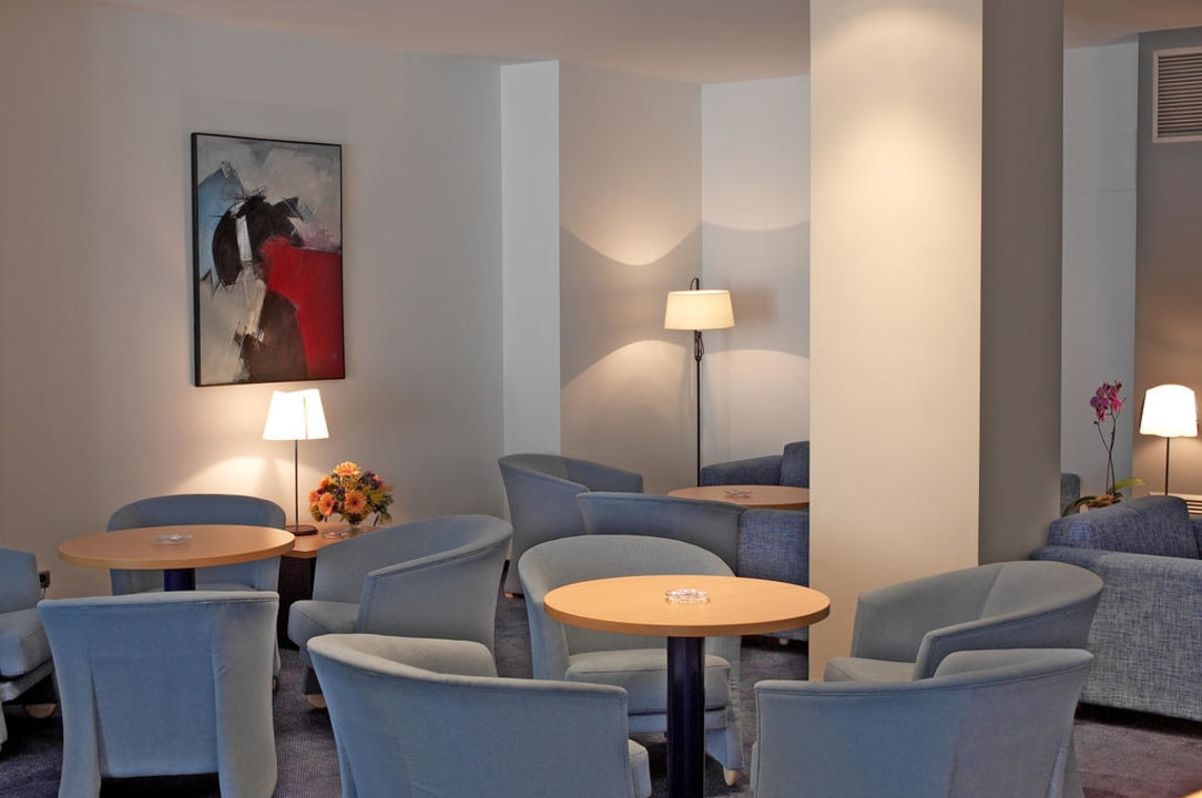 Salón social ibis Styles Hotel Ramiro I