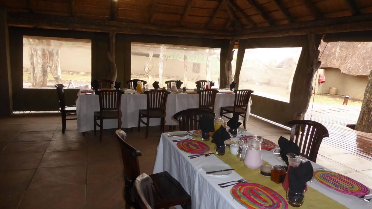 Frühstück u. Abendessen Hotel Arathusa Safari Lodge
