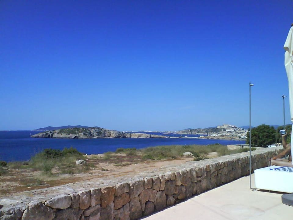 Aussicht auf die Bucht von Talamanca/Ibiza Stadt Destino Pacha Ibiza Resort - Adults only