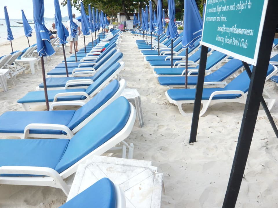 Liegen am Strand Samui Natien Resort