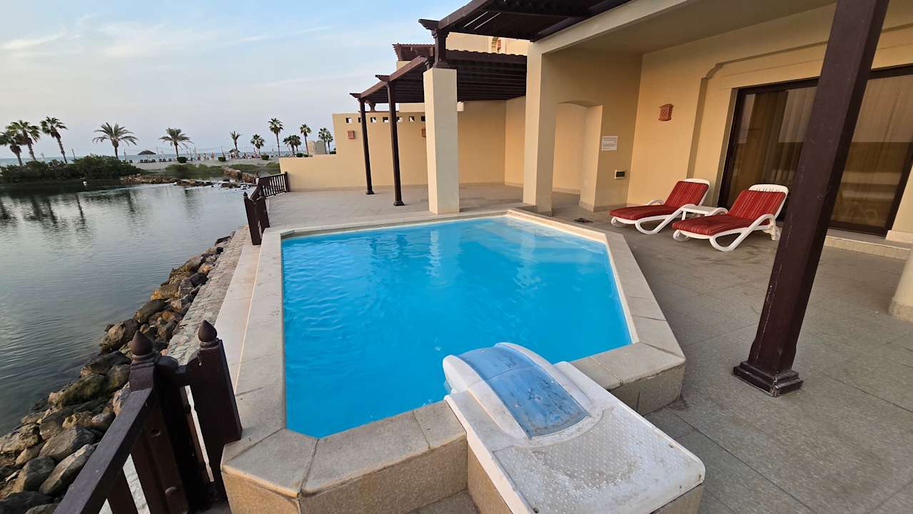 Zimmer The Cove Rotana Resort