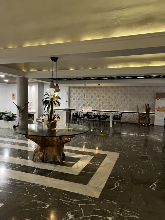 Lobby Delfina Tropic Beach