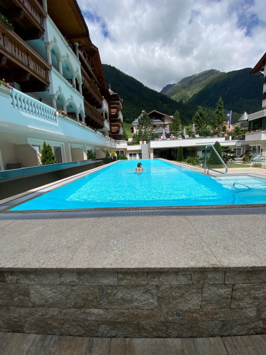 Pool Hotel Trofana Royal