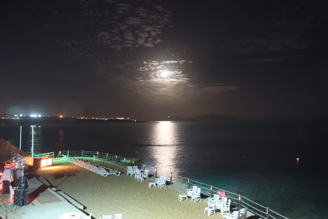 Party Zone mit Bar nach Mitternacht Stella Di Mare Beach Hotel & Spa, Sharm El Sheikh