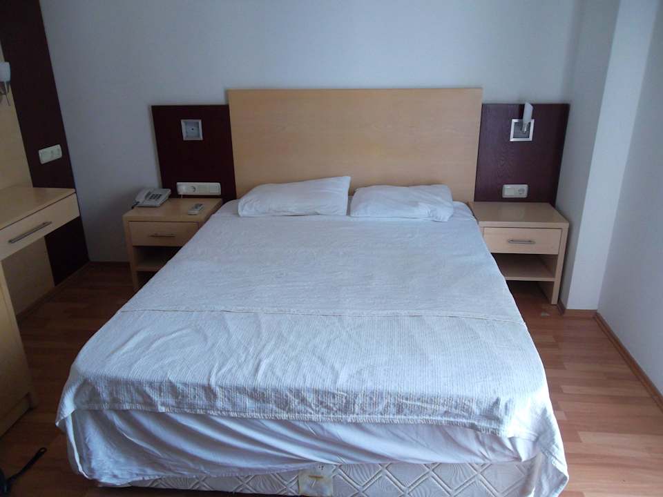 Unser großes Bett Hotel Side Elis