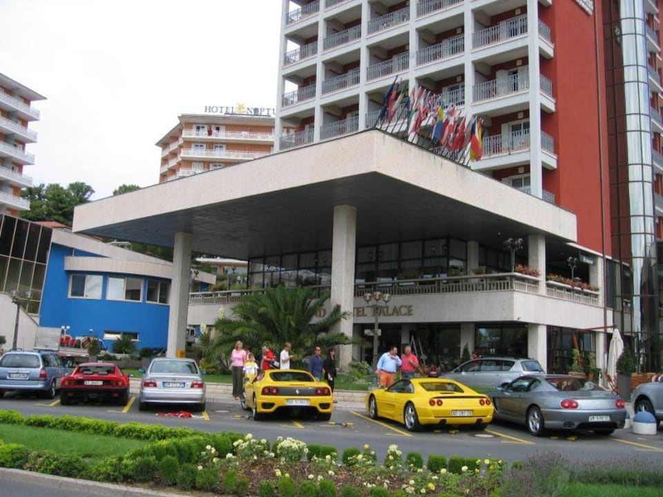 Eingang des Grand Hotel Palace Grand Hotel Portoroz - LifeClass Hotels & Spa