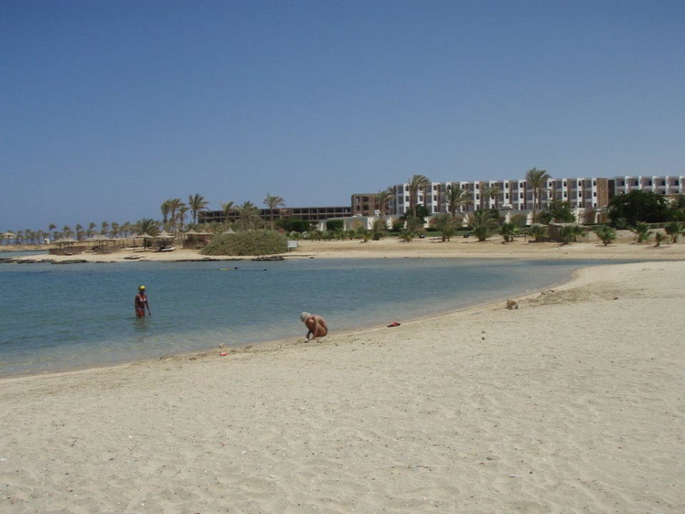 Schöner Sandstrand, guter Einstieg Brayka Bay Resort