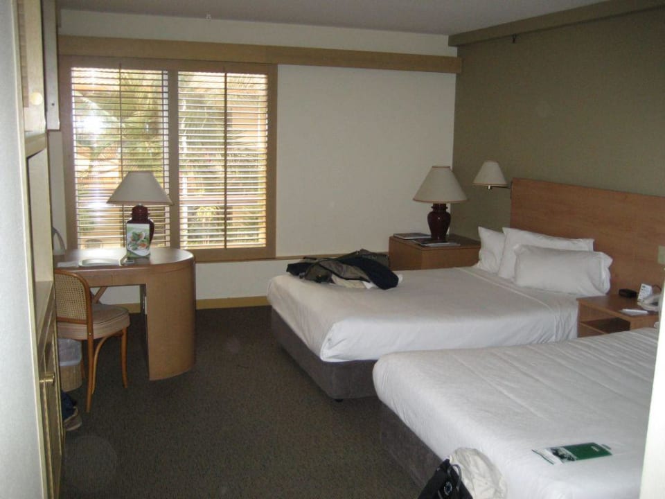 Standard Room DoubleTree by Hilton Hotel Esplanade Darwin