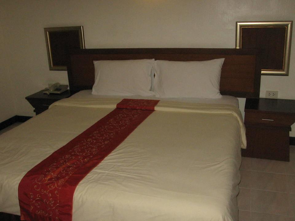 King-size bed Hotel Eastiny Plaza