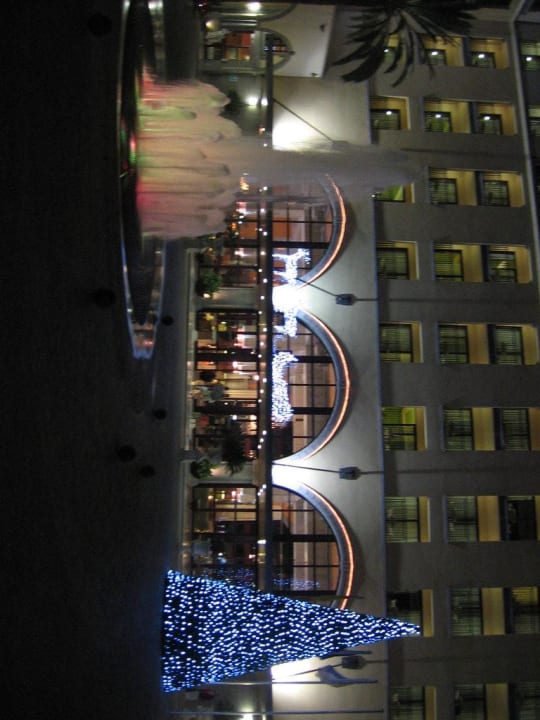 Weihnachtsbaum und Rentiere im Eingangsbereich Lopesan Costa Meloneras, Resort & Spa