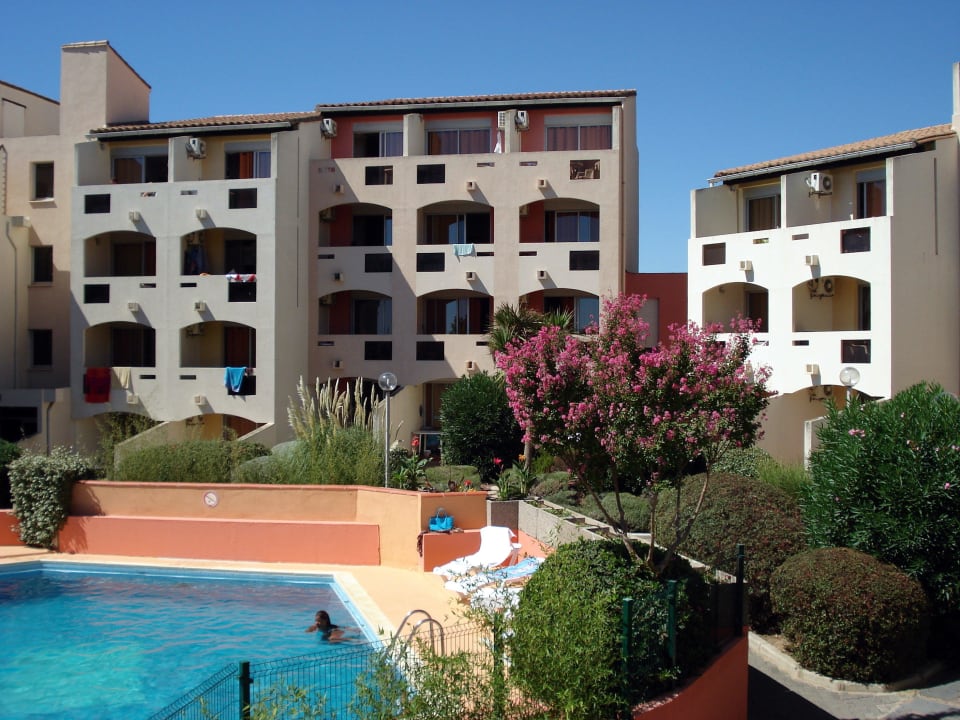 Piscine et Batiment 1 et 2 Hotel Residence Agathea
