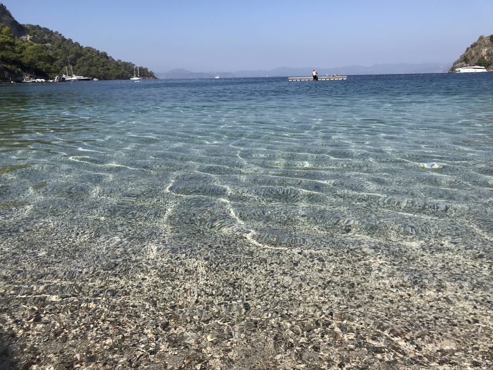 Strand Hillside Beach Club