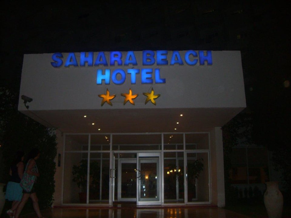 Seitlicher Eingang vom 3. Block Sahara Beach Aquapark & Resort