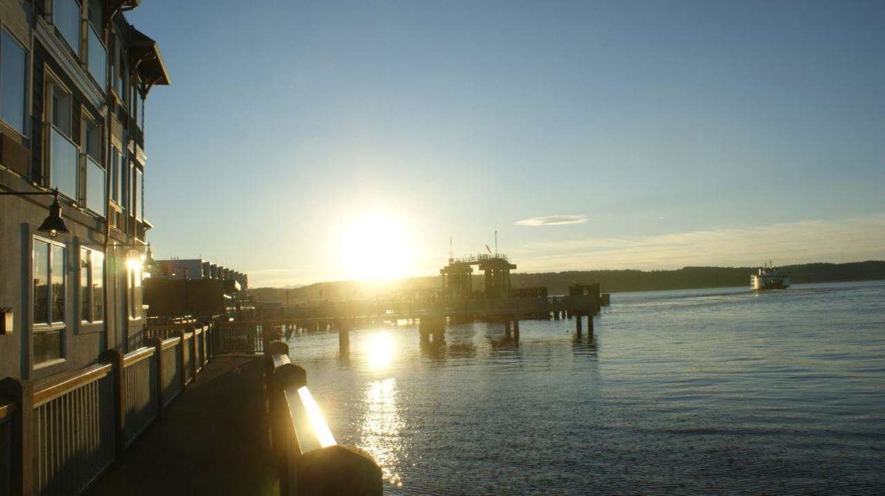Sunrise über dem Puget Sound Hotel Silver Cloud Inn Mukilteo