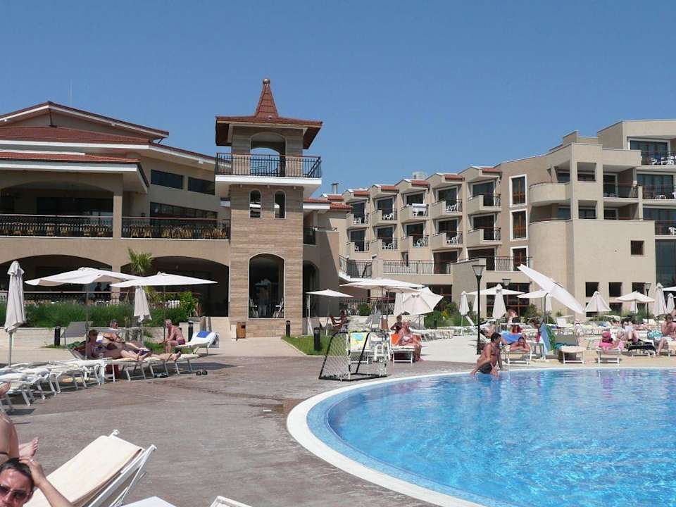 Pool mit Haupthaus HVD Clubhotel Miramar