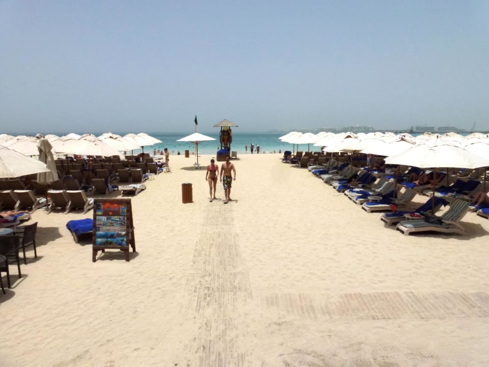Der Weg zum Strand Hilton Dubai Jumeirah