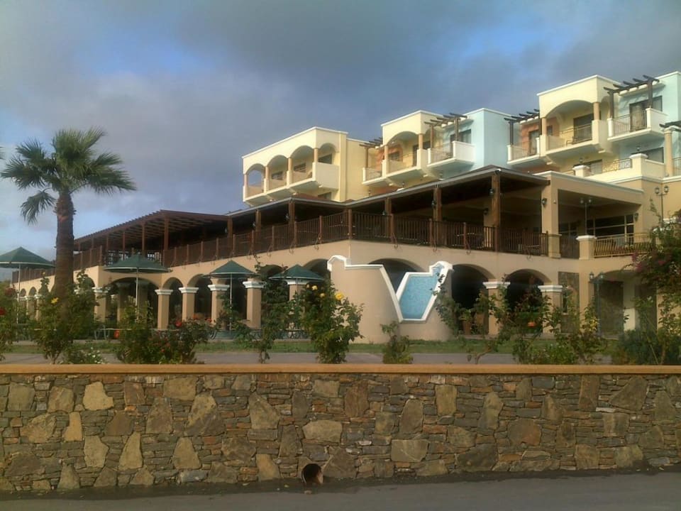 Widok hotelu z zewnątrz Lindos Imperial Resort & Spa