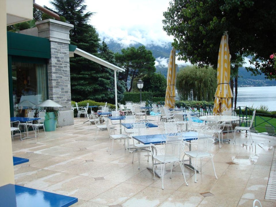 Terrasse bei Regen Hotel Eden Roc Ascona