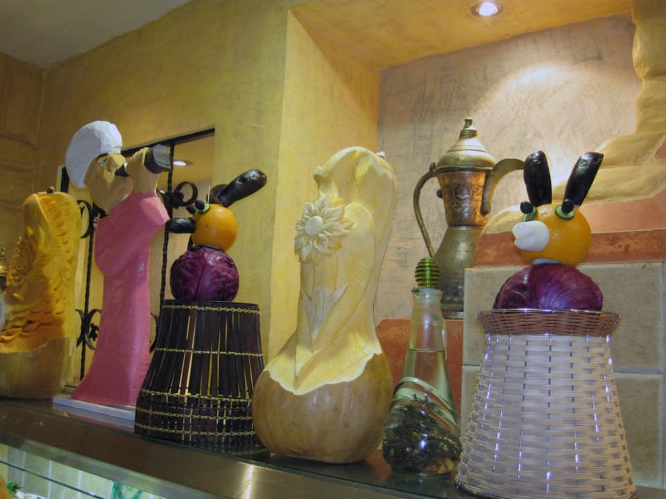 Deko im Hauptrestaurant Pickalbatros Alf Leila Wa Leila Resort - Neverland Hurghada