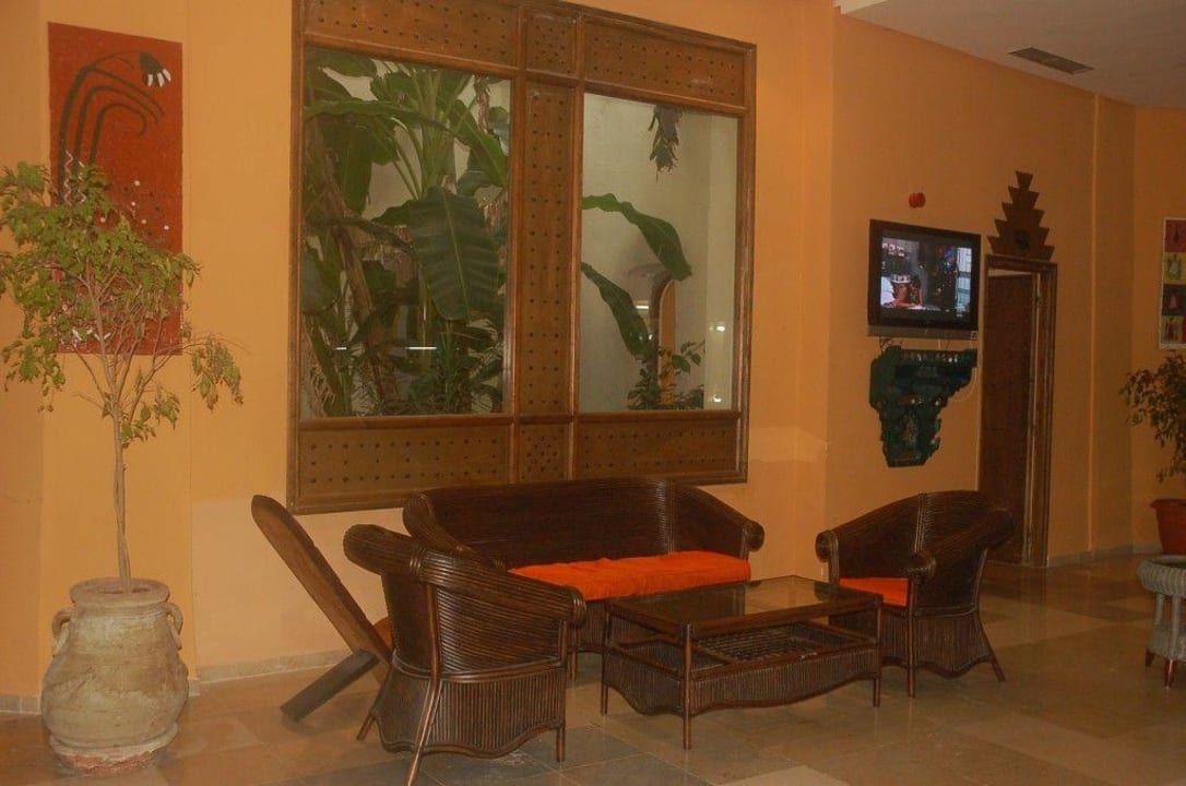 Lobby Hotel African Queen