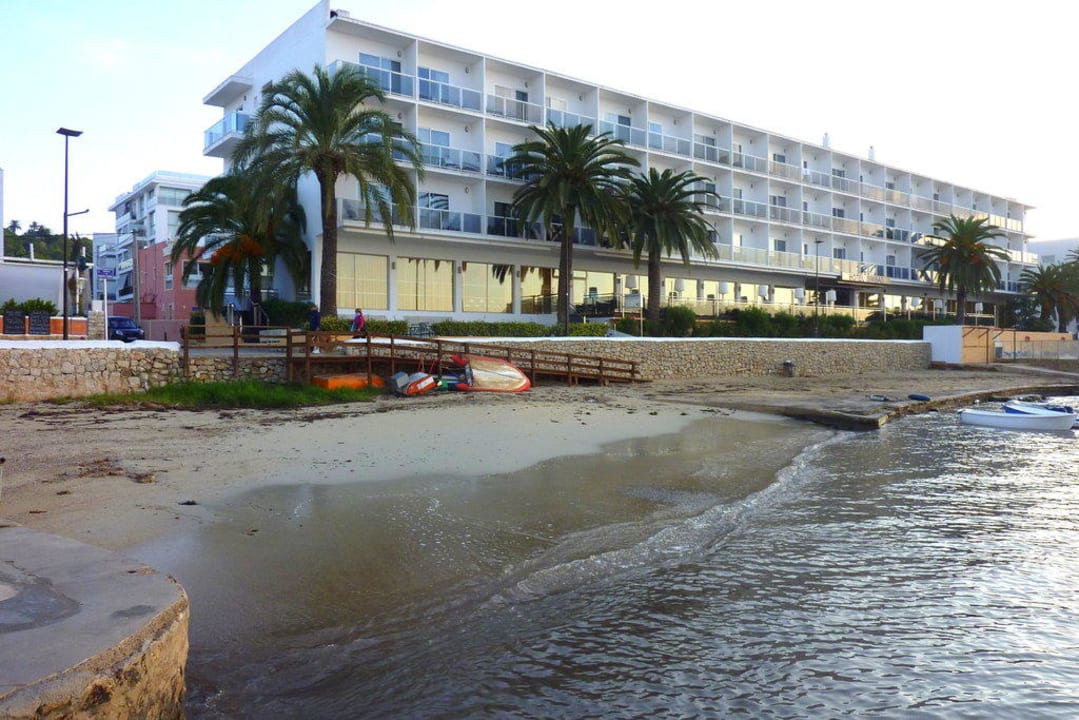 Kleiner Wasserzugang vor dem Hotel Hotel Simbad