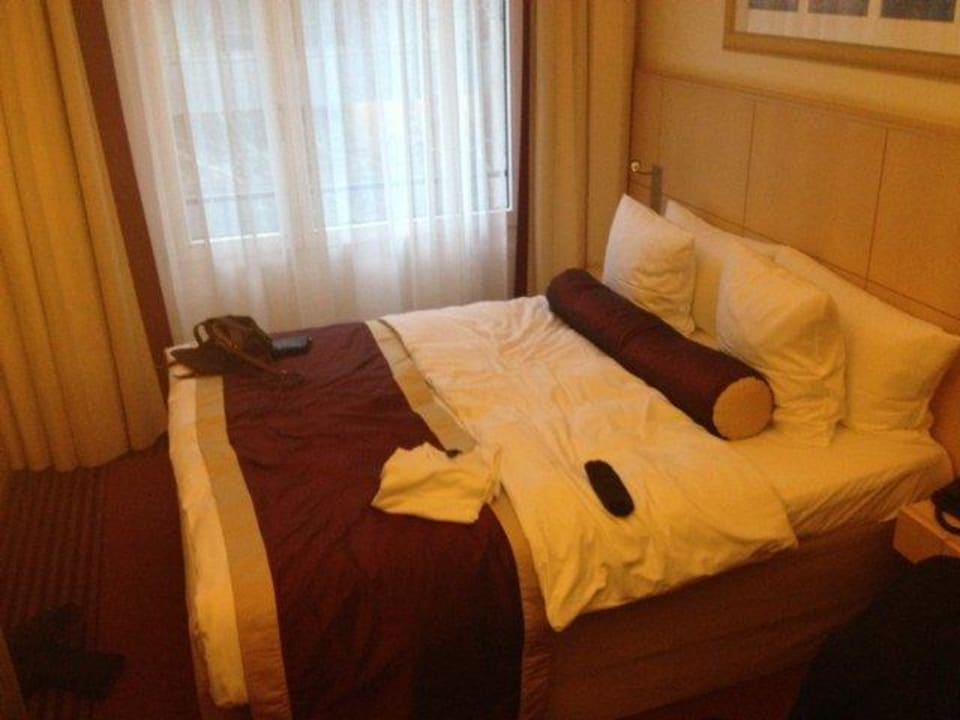 Doppelbett Hotel Mondial am Dom Cologne- MGallery