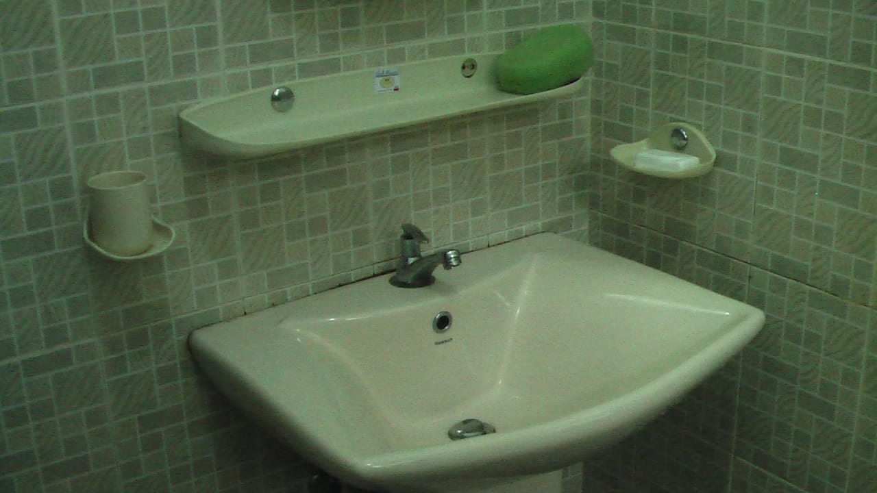 Waschbecken Ablagen  Sakura Hana Gästehaus