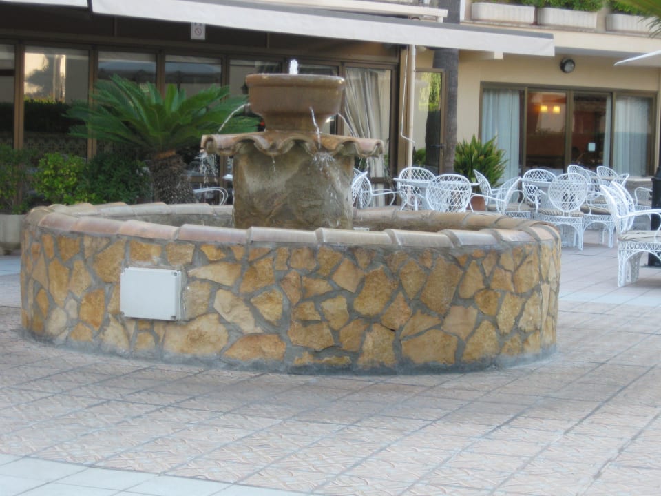 Der Brunnen in der Hotelanlage  Hotel Metropolitan Playa